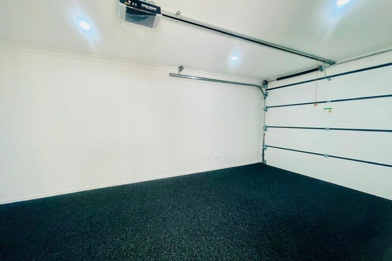 Photo of property in 8b Neems Place, Manurewa, Auckland, 2102