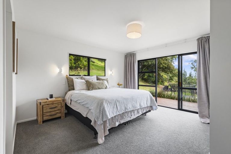 Photo of property in 248 Kauri View Road, Opaheke, Papakura, 2584