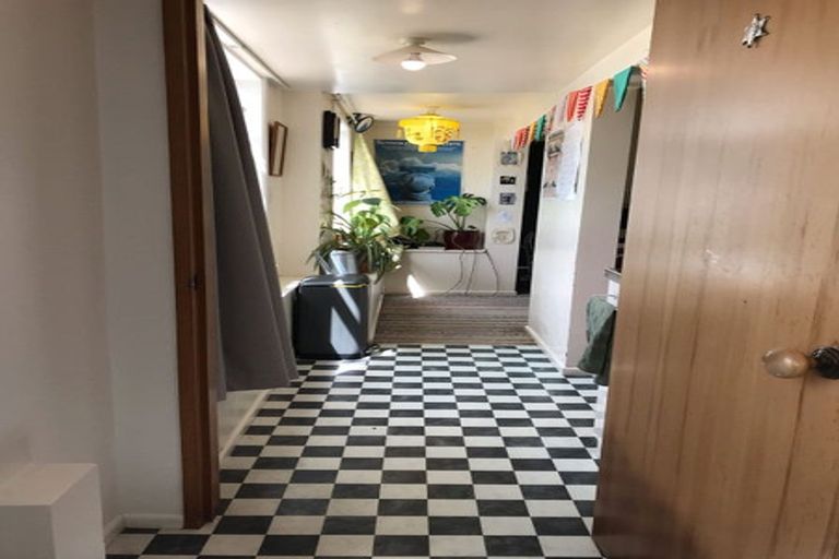 Photo of property in 9 Lerwick Terrace, Melrose, Wellington, 6023