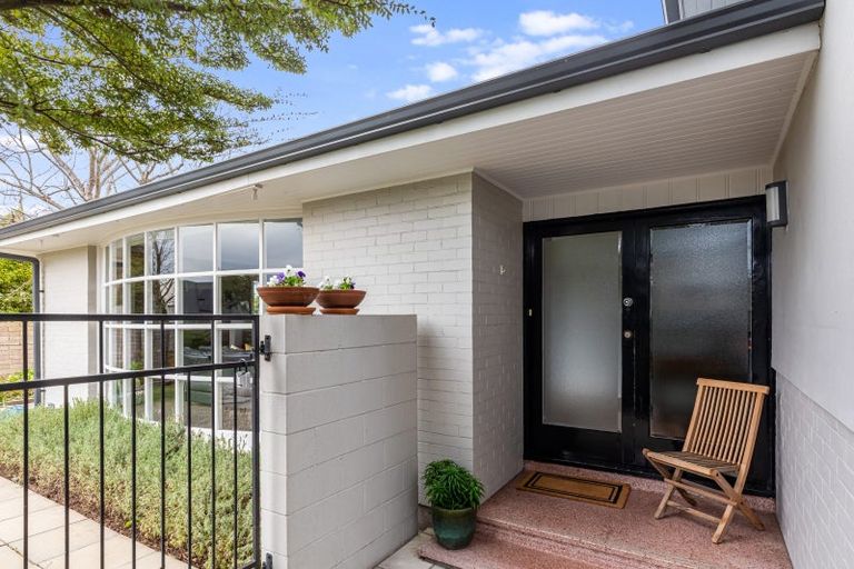 Photo of property in 90 Clyde Road, Ilam, Christchurch, 8041