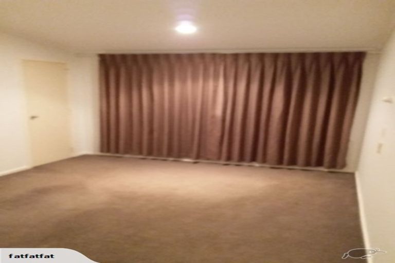 Photo of property in 10 Raleigh Road, Northcote, Auckland, 0627