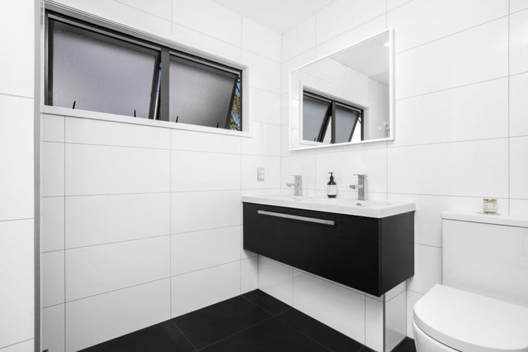 Photo of property in 32 Les Fisher Place, Pukekohe, 2120