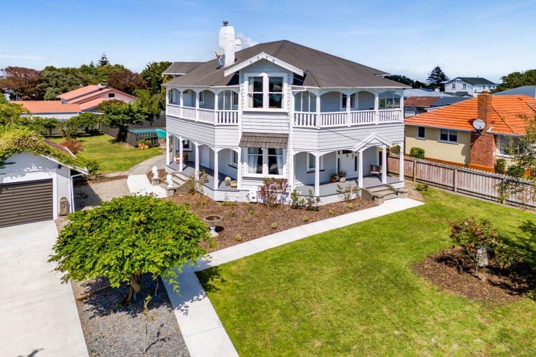 Photo of property in 68 Collins Street, Hawera, 4610