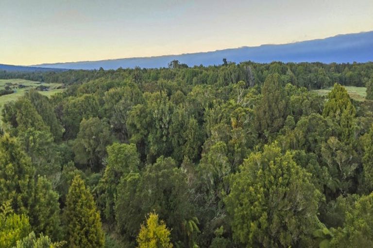 Photo of property in 3095 Carrington Road, Okato, New Plymouth, 4381