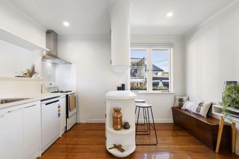 Photo of property in 67 Mcleod Road, Te Atatu South, Auckland, 0610