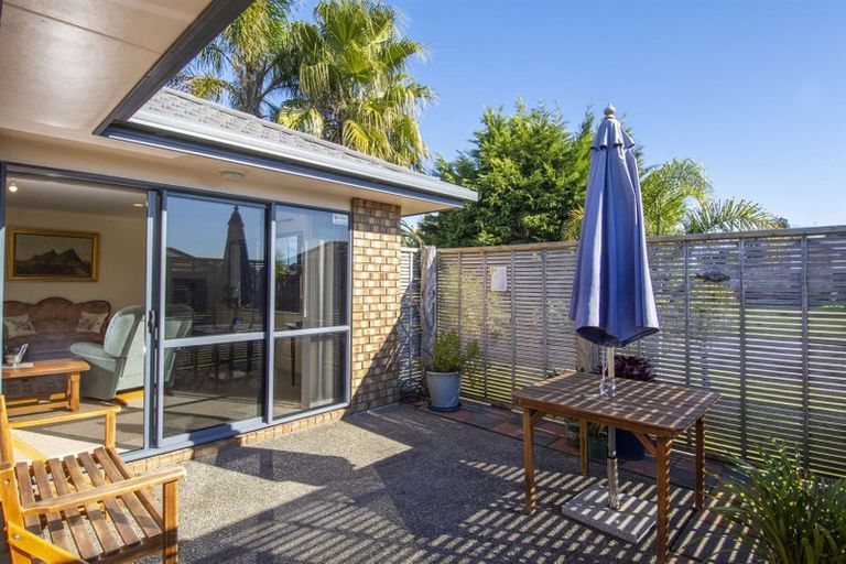 Photo of property in 26 Summerland Crescent, Papamoa Beach, Papamoa, 3118