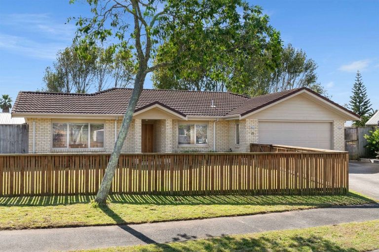 Photo of property in 15 Emery Place, Papamoa Beach, Papamoa, 3118