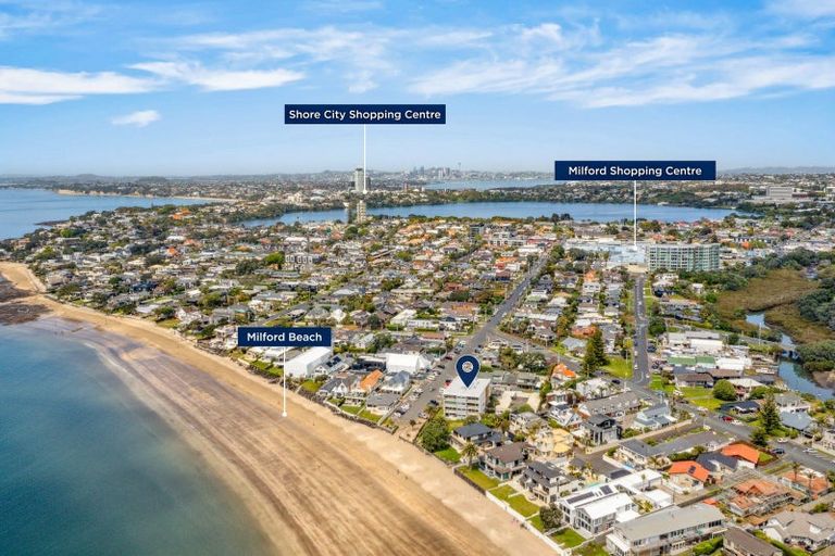 Photo of property in Seaview Apartments, 3/64 Milford Road, Milford, Auckland, 0620