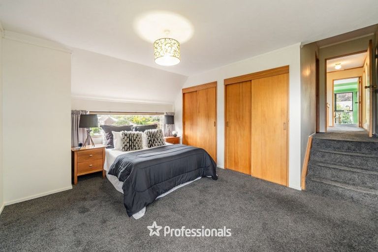 Photo of property in 6 Cassis Place, Crofton Downs, Wellington, 6035