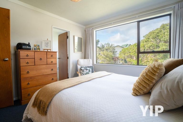 Photo of property in 7 Curacao Place, Grenada Village, Wellington, 6037