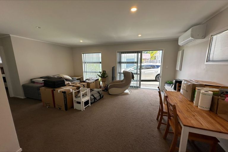 Photo of property in 18 Lisa Rise, Half Moon Bay, Auckland, 2012