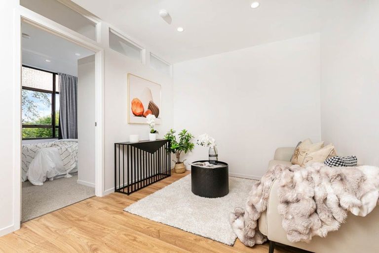 Photo of property in 3/28 Evelyn Place, Hillcrest, Auckland, 0627