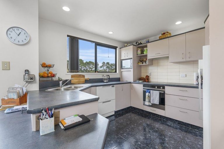 Photo of property in 15 Townsend Road, Paraite, New Plymouth, 4373