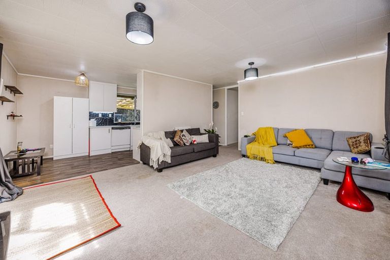 Photo of property in 2/8 Waipouri Road, Mangere, Auckland, 2022
