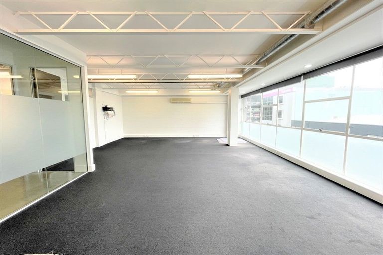 Photo of property in 1b/6 Kingdon Street, Newmarket, Auckland, 1023