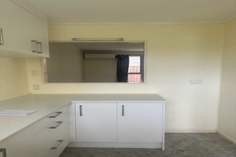 Photo of property in 3/81 Seabrook Avenue, New Lynn, Auckland, 0600