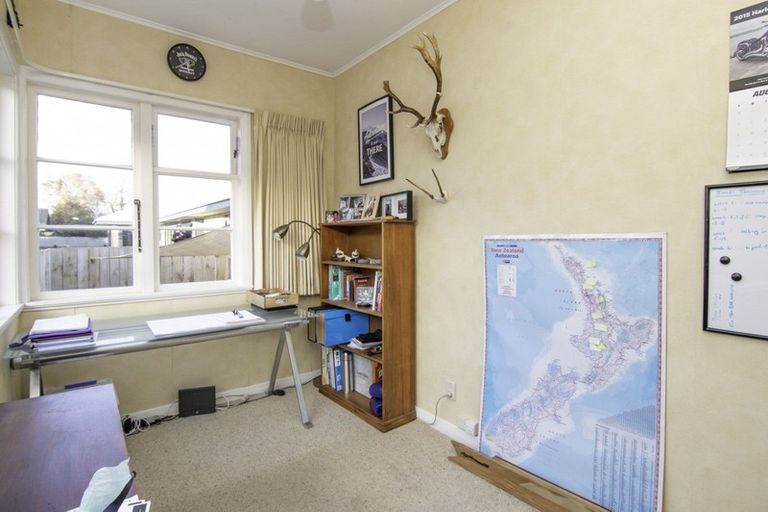 Photo of property in 25 Ihle Street, Terrace End, Palmerston North, 4410