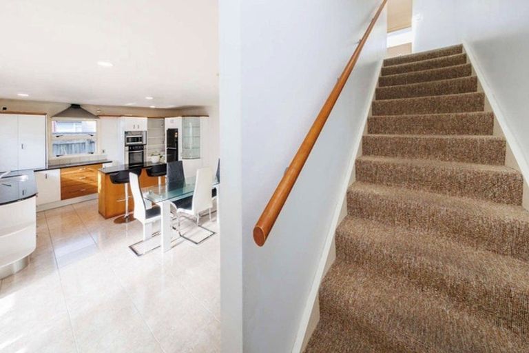 Photo of property in 1 Ayr Place, Hokowhitu, Palmerston North, 4410