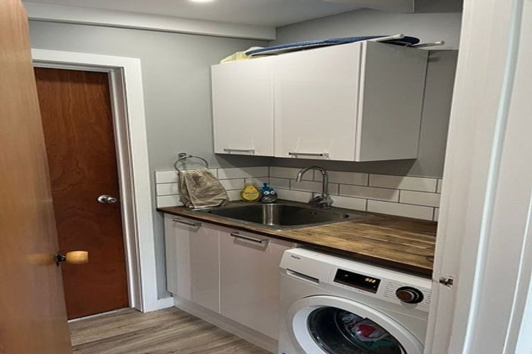 Photo of property in 43 Great North Road, Waipawa, 4210