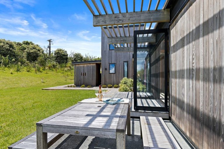 Photo of property in 241 Whitmore Road, Tawharanui Peninsula, Warkworth, 0986