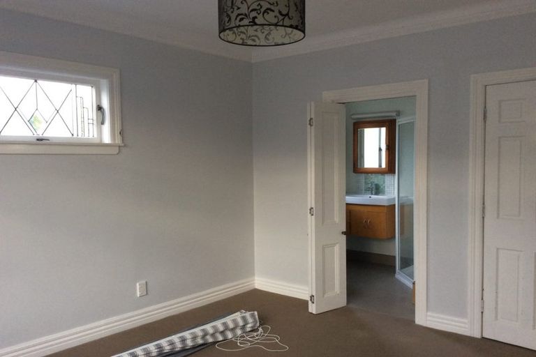Photo of property in 16 Atkinson Road, Titirangi, Auckland, 0604