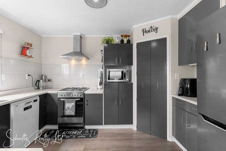 Photo of property in 4 Horniblow Road, Matakohe, 0594