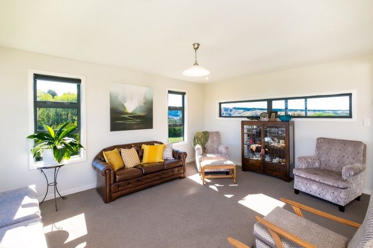 Photo of property in 3 Esk View Road, Eskdale, Napier, 4182