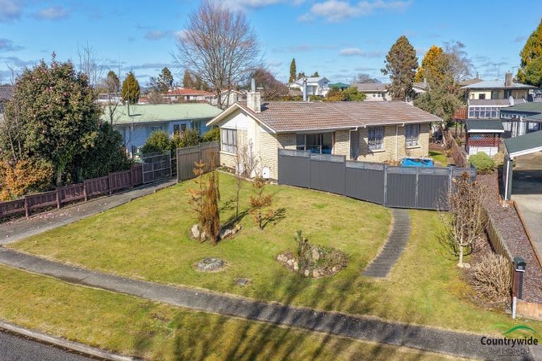 Photo of property in 60 Aotea Crescent, Tokoroa, 3420