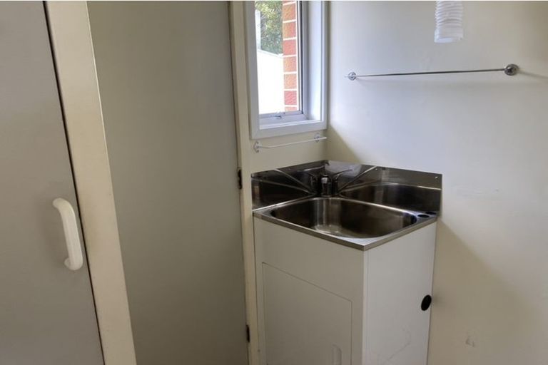 Photo of property in 1a Ruamahanga Crescent, Terrace End, Palmerston North, 4410