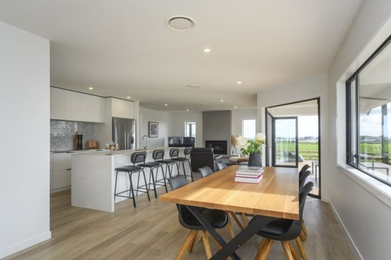 Photo of property in 21 Silicon Way, Fitzherbert, Palmerston North, 4410