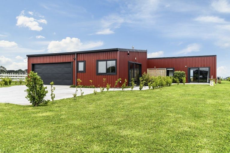 Photo of property in 136 Mirikau Road, Warea, New Plymouth, 4381