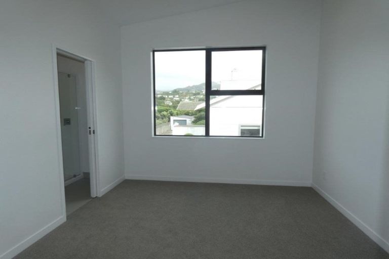 Photo of property in 11/20 Trent Street, Island Bay, Wellington, 6023