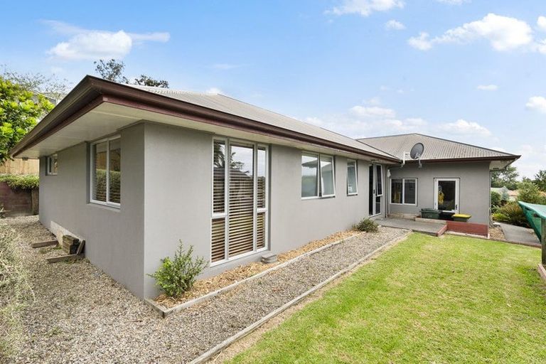 Photo of property in 17 Roseville Road, Gulf Harbour, Whangaparaoa, 0930