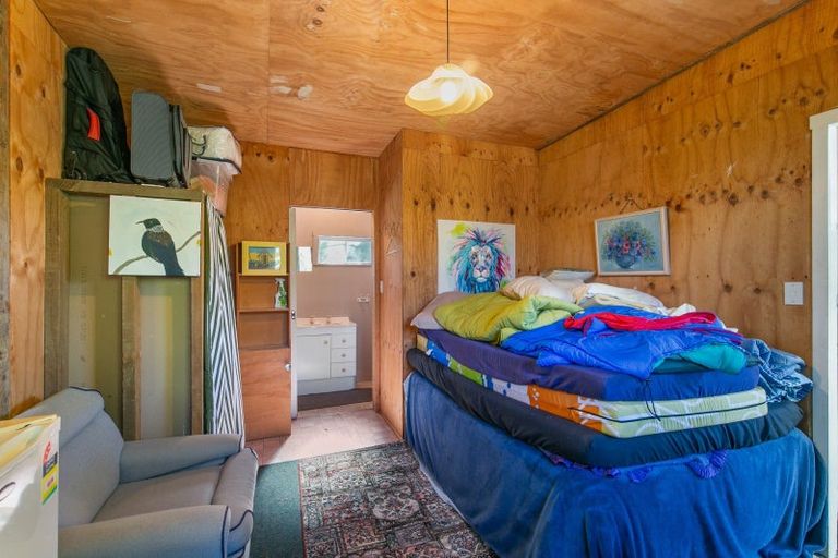 Photo of property in 182 Muhunoa West Road, Ohau, Levin, 5570