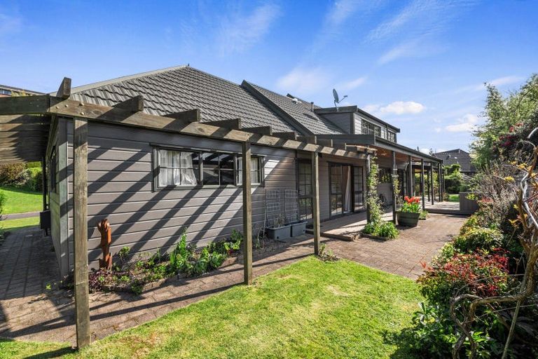 Photo of property in 38 Gemini Place, Kawaha Point, Rotorua, 3010