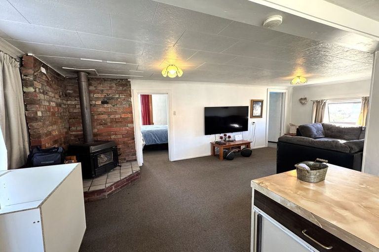 Photo of property in 82 Salcombe Street, Kaitangata, 9210