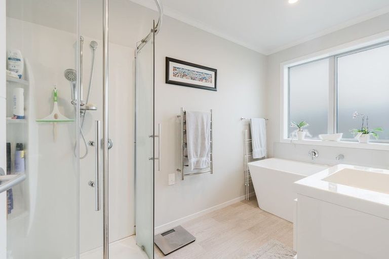 Photo of property in 135 Forest Lake Road, Forest Lake, Hamilton, 3200