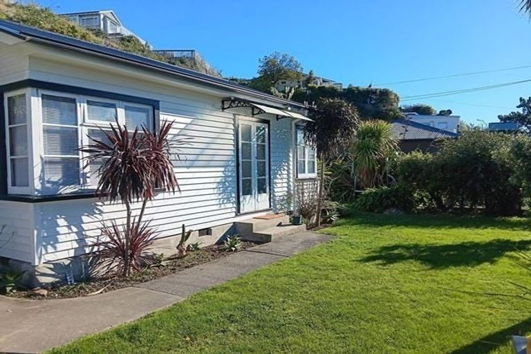 Photo of property in 18 Mccormacks Bay Road, Mount Pleasant, Christchurch, 8081