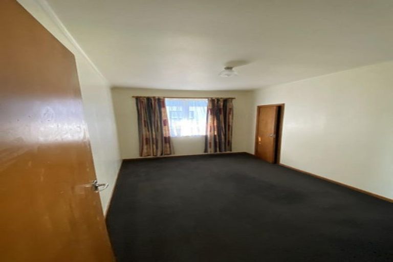 Photo of property in 239 Huatoki Street, Upper Vogeltown, New Plymouth, 4310