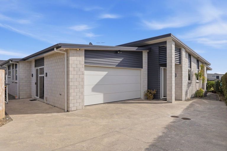 Photo of property in 29 Harding Drive, Papamoa Beach, Papamoa, 3118