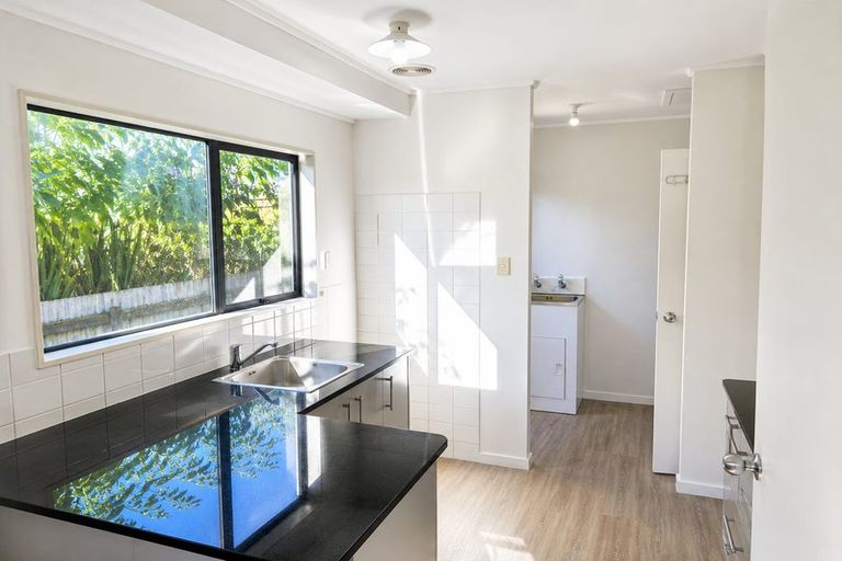 Photo of property in 56 Sutton Crescent, Papakura, 2110