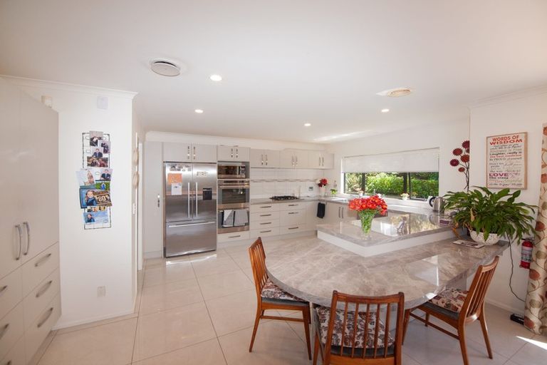 Photo of property in 6 Derry Hill, Churton Park, Wellington, 6037