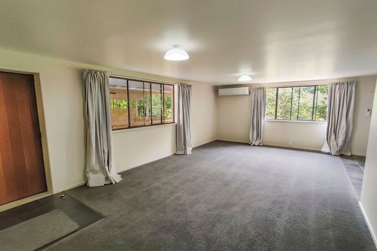 Photo of property in 17 Busby Hill, Havelock North, 4130