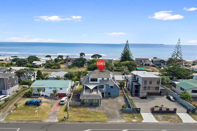 Photo of property in 1061 Papamoa Beach Road, Papamoa Beach, Papamoa, 3118