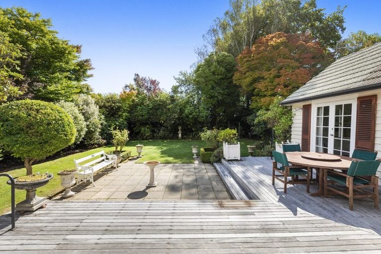 Photo of property in 48 Memorial Avenue, Ilam, Christchurch, 8053