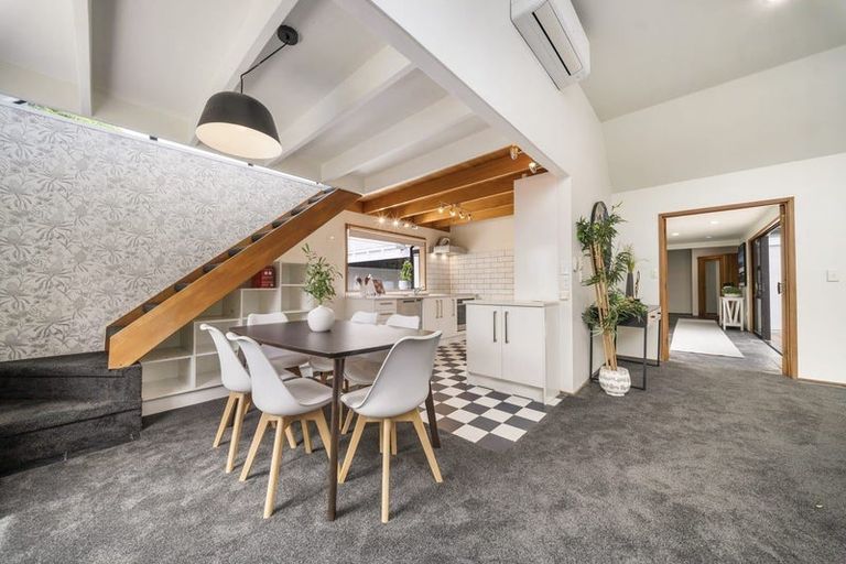 Photo of property in 91 Manhattan Heights, Glendene, Auckland, 0602