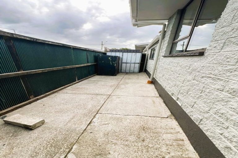 Photo of property in 2/41 Inwoods Road, Parklands, Christchurch, 8083