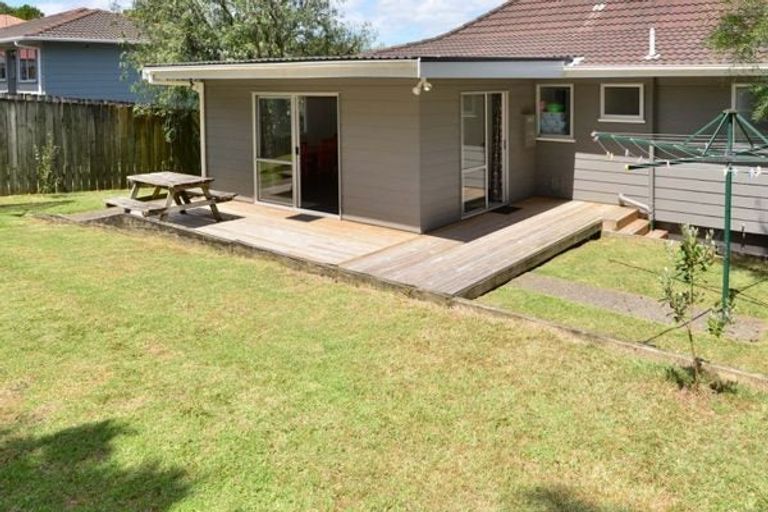 Photo of property in 4 Pahi Place, West Harbour, Auckland, 0618