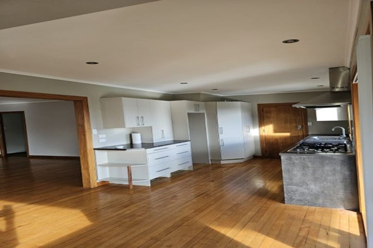 Photo of property in 168 Glengarry Road, Glen Eden, Auckland, 0602