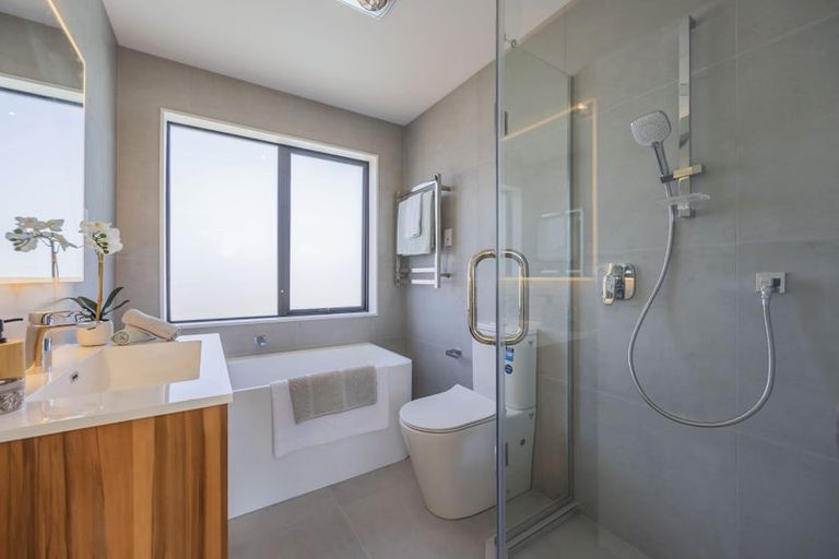 Photo of property in 744b East Coast Road, Pinehill, Auckland, 0630